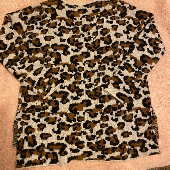 LIKE NEW PHILOSOPHY LEOPARD PRINT SWEATER - Picture 4 of 7